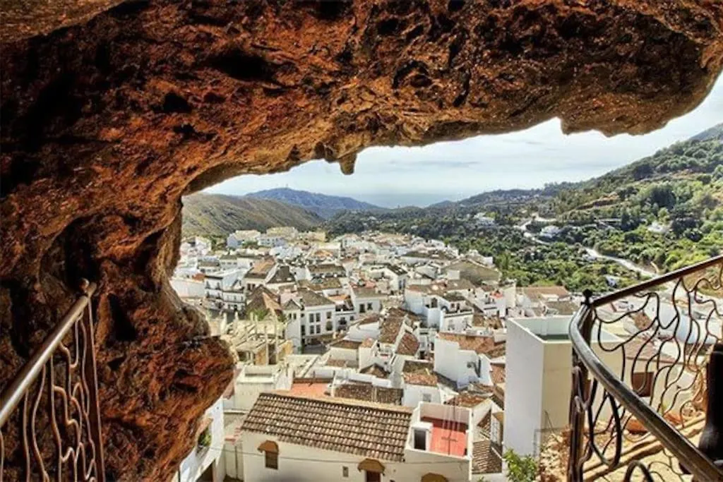 Holiday home Villa Maria, Mas Que Pernoctar Ojen Spain